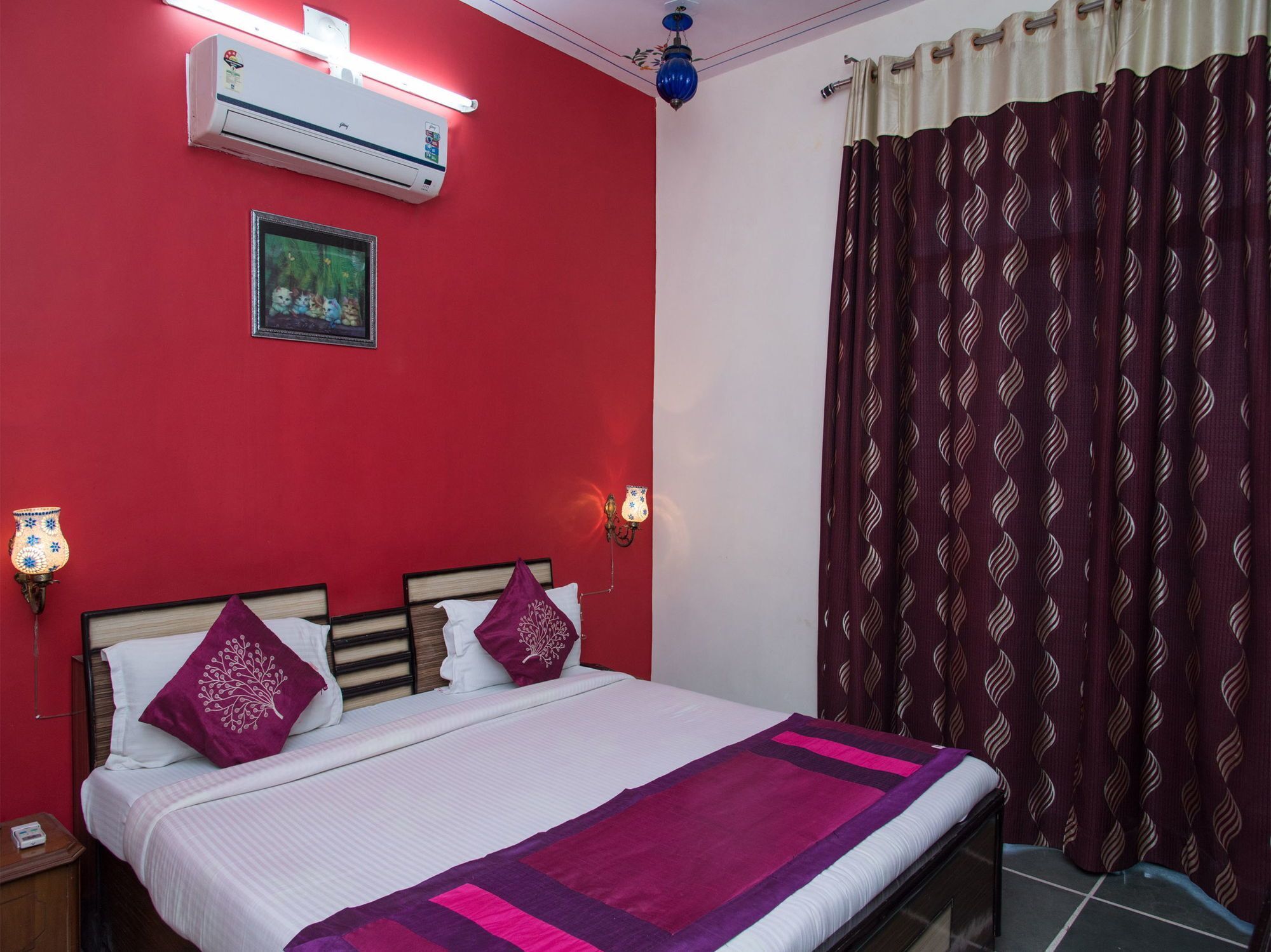Capital O 11716 Hotel Everest Udaipur Exterior photo
